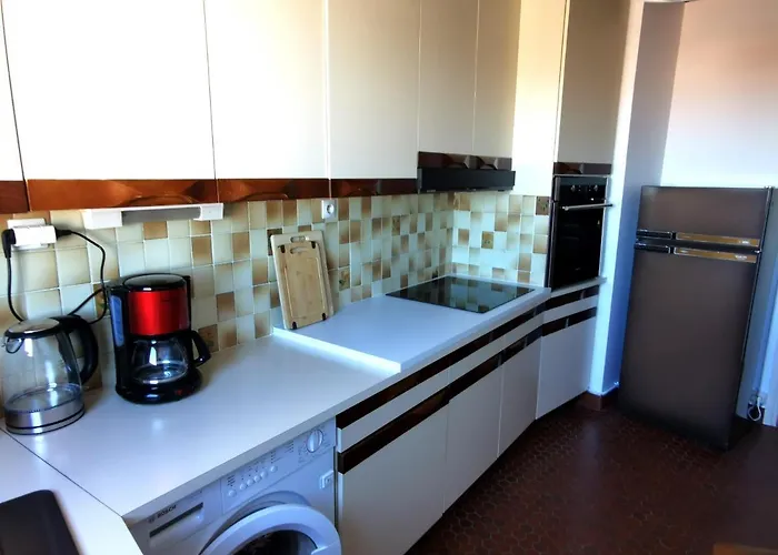 Le Foch - Face Avec Garage 莱萨布勒-多洛讷